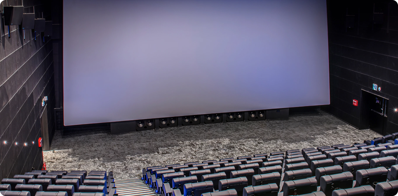 메가박스 Laser 디지털 영사기로 상영하는 모습