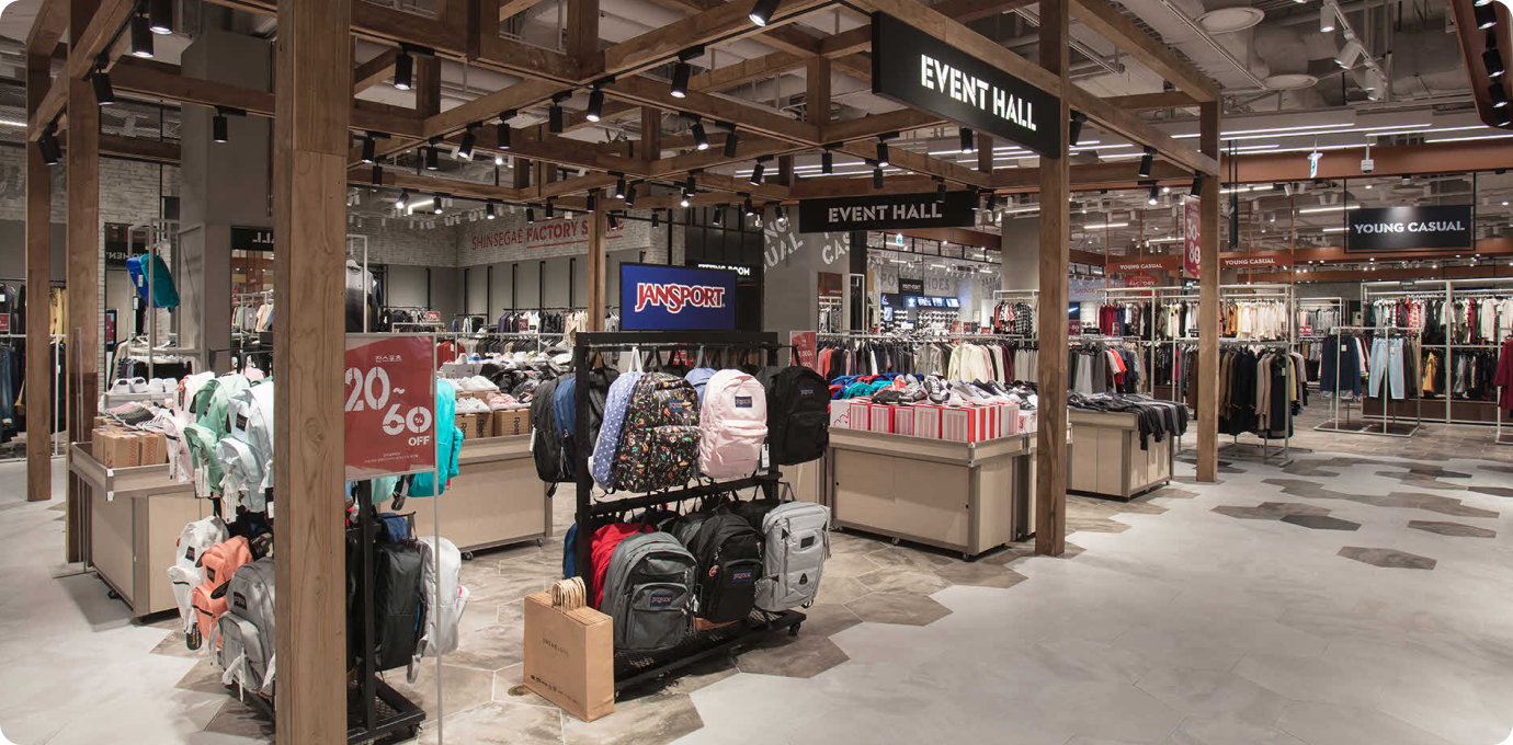 신세계 팩토리 스토어 EVENT HALL 섹션 모습