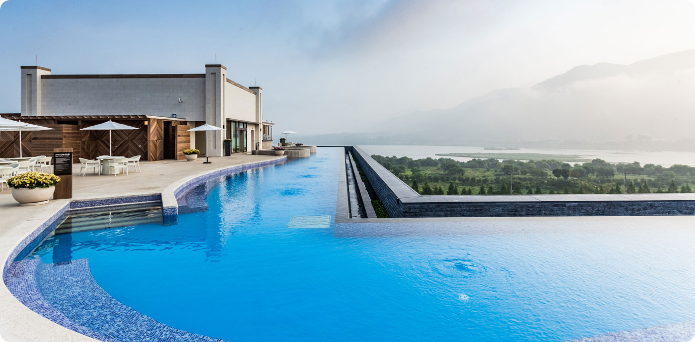 아쿠아필드 외부 수영장 전경