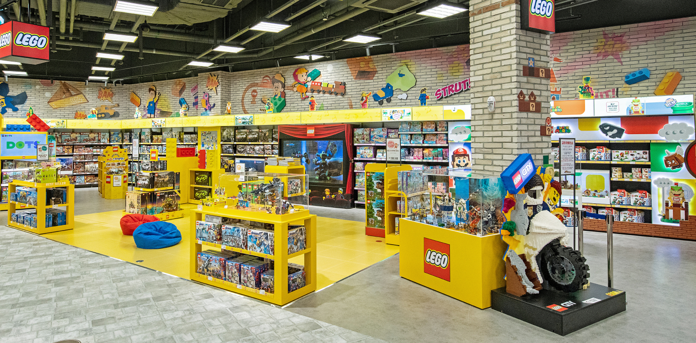 토이킹덤 내부의 레고샵 모습